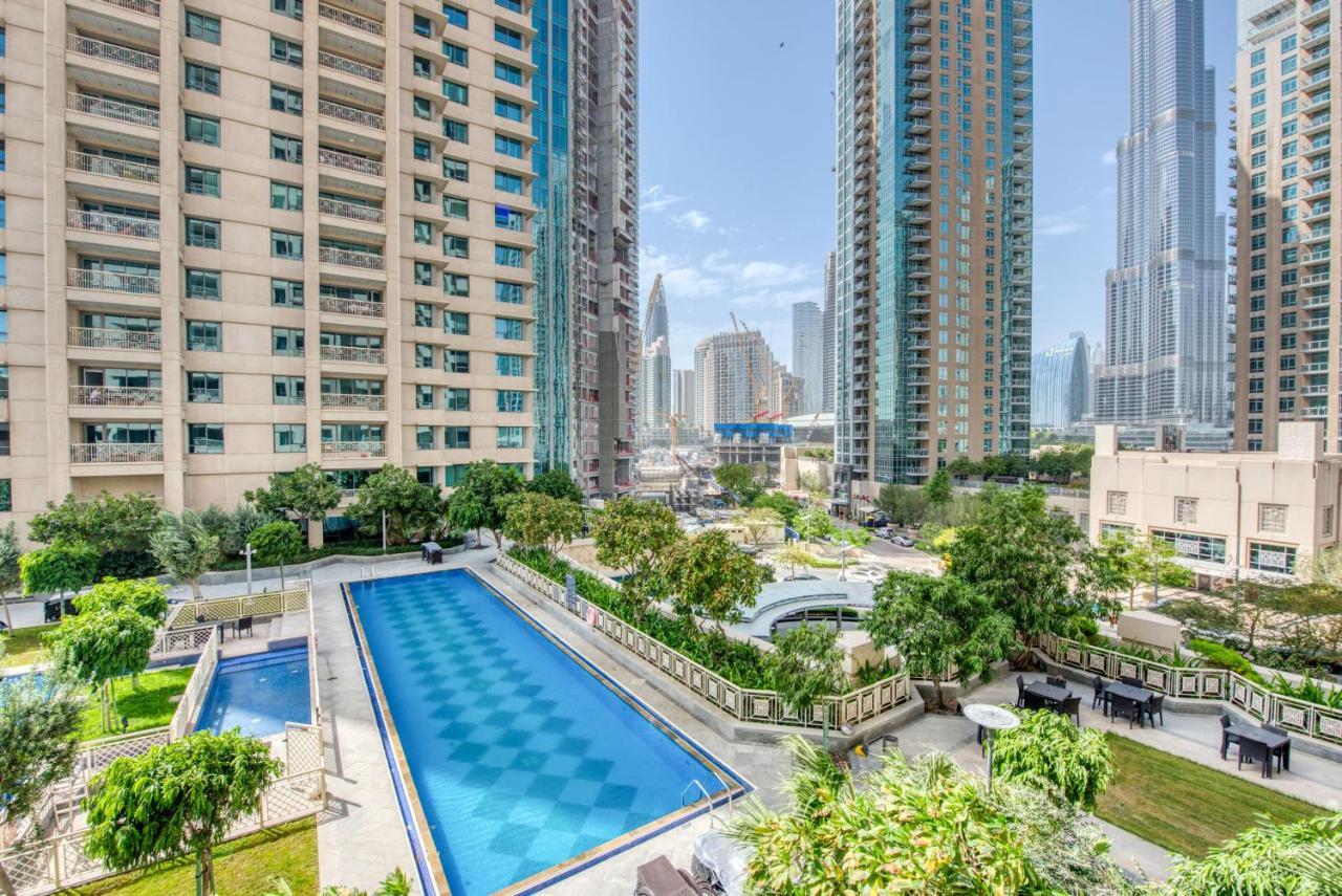 Maison Privee - Radiant Urban Retreat With Iconic Burj Khalifa Vws Дубай Экстерьер фото
