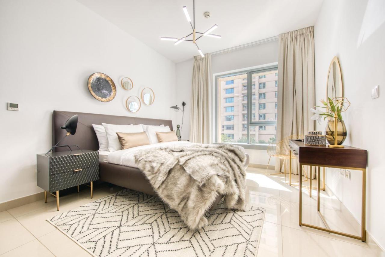 Maison Privee - Radiant Urban Retreat With Iconic Burj Khalifa Vws Дубай Экстерьер фото