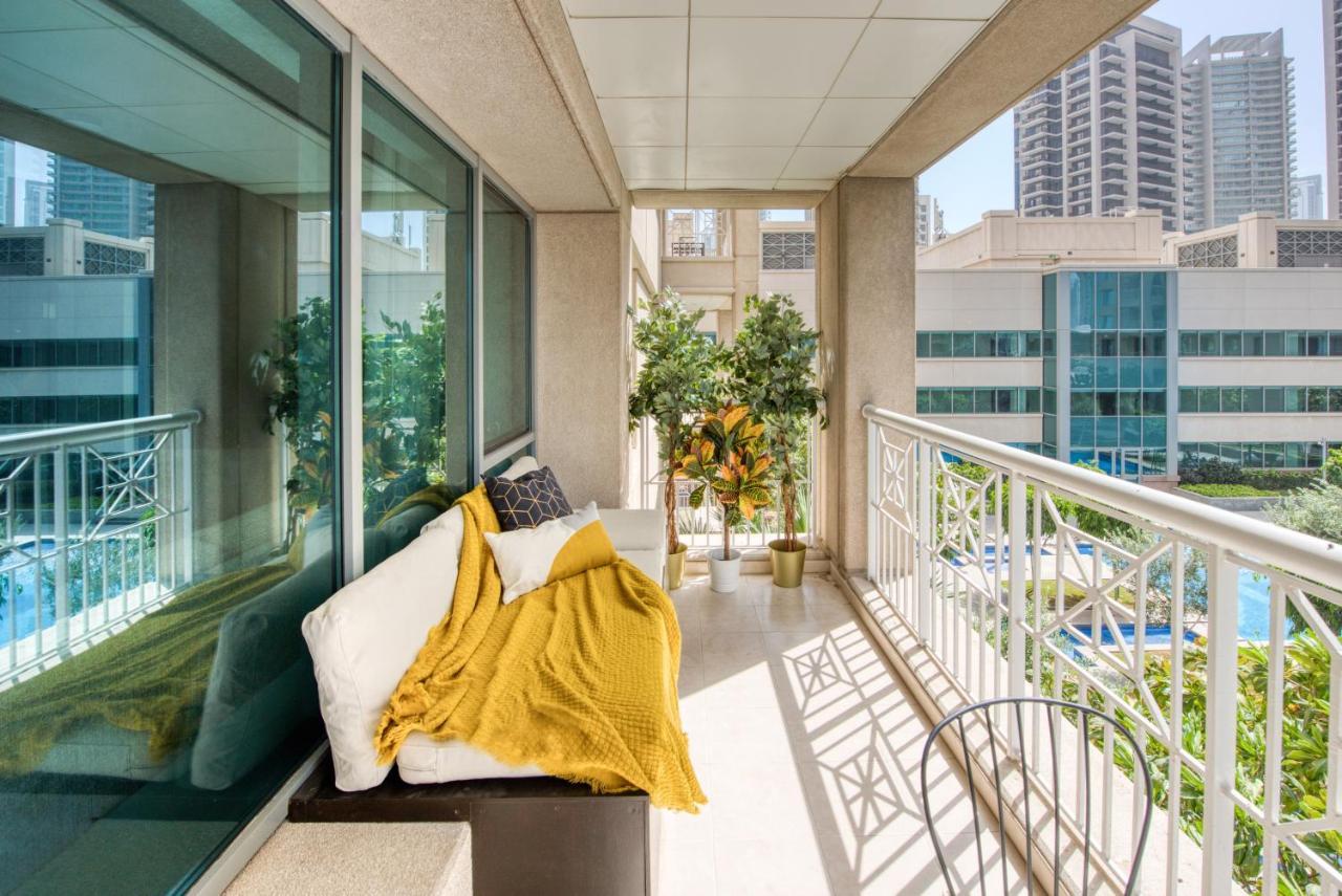 Maison Privee - Radiant Urban Retreat With Iconic Burj Khalifa Vws Дубай Экстерьер фото