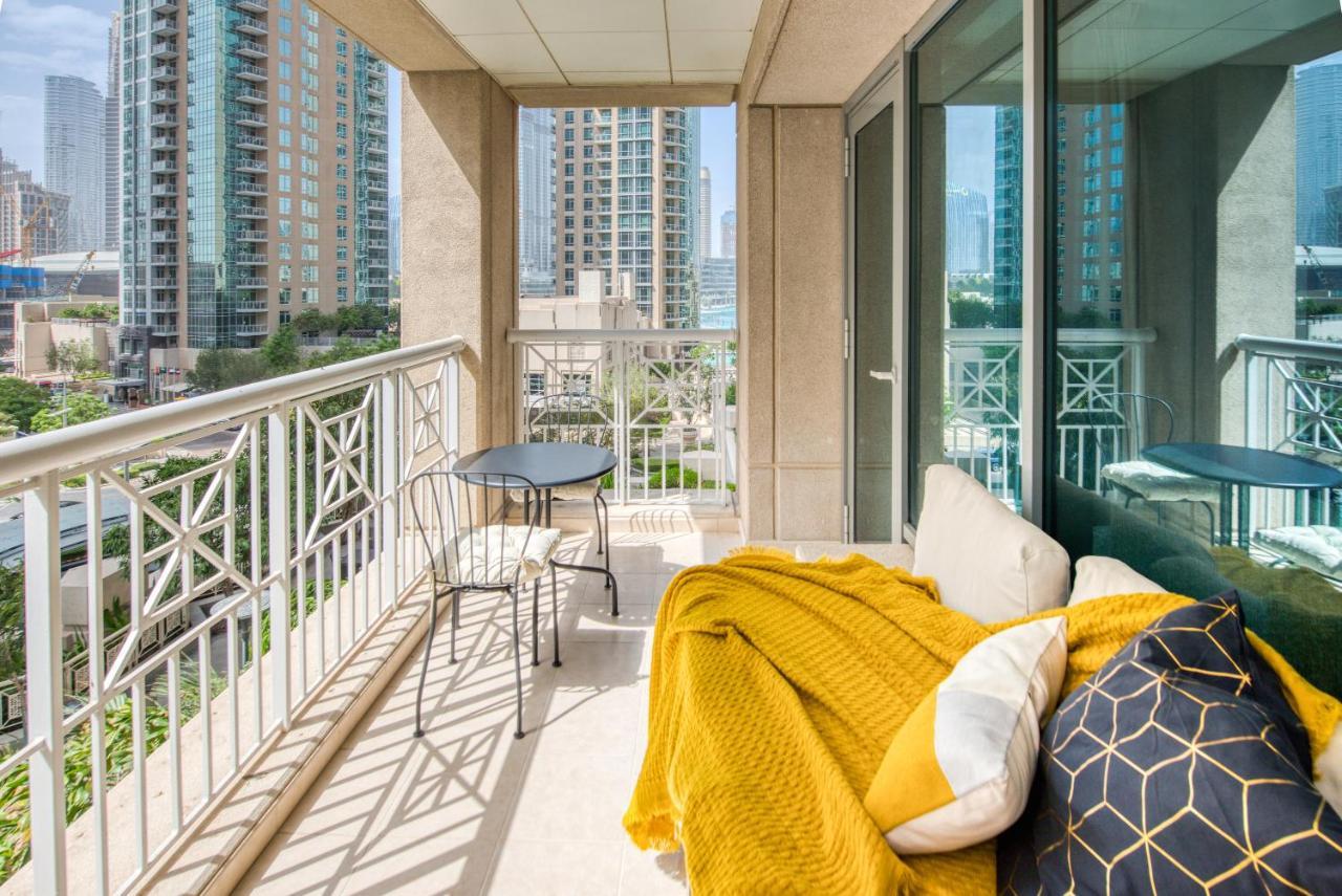Maison Privee - Radiant Urban Retreat With Iconic Burj Khalifa Vws Дубай Экстерьер фото