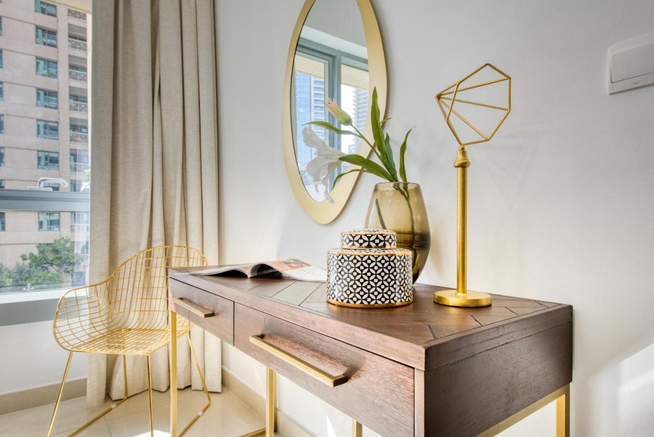 Maison Privee - Radiant Urban Retreat With Iconic Burj Khalifa Vws Дубай Экстерьер фото