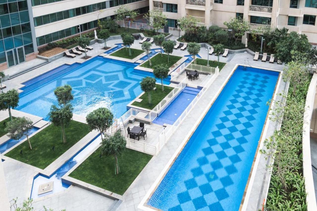 Maison Privee - Radiant Urban Retreat With Iconic Burj Khalifa Vws Дубай Экстерьер фото