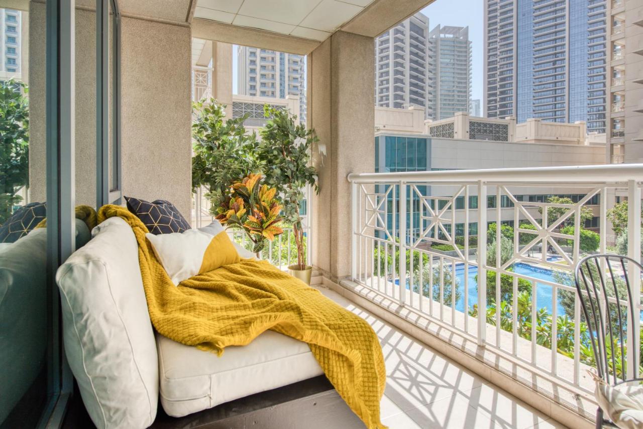 Maison Privee - Radiant Urban Retreat With Iconic Burj Khalifa Vws Дубай Экстерьер фото
